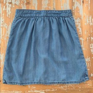Madewell lightweight denim skirt with zip size 4
